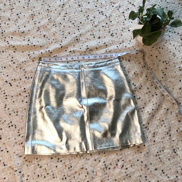 Forever 21 Futuristic Silver Pleather Mini Skirt - Picture 6 of 13